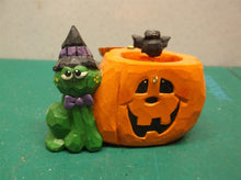 Eddie Walker Figurine Frog Pumpkin Bat ds1