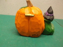 Eddie Walker Figurine Frog Pumpkin Bat ds1
