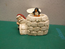 Eddie Walker Figurines Santa Igloo Penguin ds1