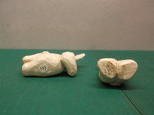 Eddie Walker Figurines Bunnies w Daisies ds1