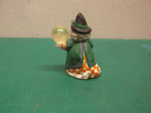 Eddie Walker Figurines Kitten w Cauldron Crystal Ball ds1