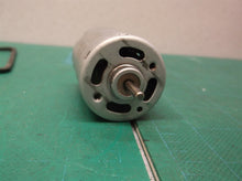 motor & gasket off a BLACK & DECKER HLVA320J TYPE 1