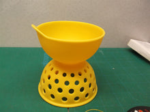 1 oxo yellow silicone egg poacher