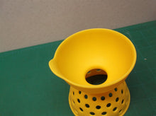 1 oxo yellow silicone egg poacher