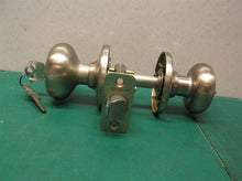 kwikset brushed nickel keyed rounded knob no hardware