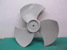 small fan blade off a Bionaire 16 speed Commander Oscillating Pedestal Fan
