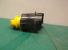 Knob - Height Adjustment 70031-333N off a 4870d Eureka Ultra Smart Vac