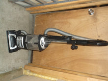 Shark Navigator Lift Away Deluxe Vacuum Cleaner Model UV44026