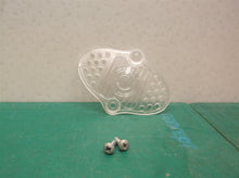 Light lense cover off a 4870d Eureka Ultra Smart Vac