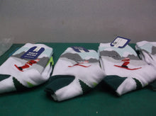 5 pair mens 10-13 Christmas socks