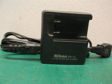 Nikon MH-53 Lithium Ion Battery Charger W/ Power cord