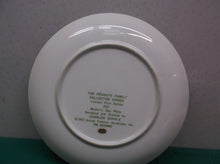 Schmid 7 1/2" collector plate "The Peanuts Family series 1972 Mothers day