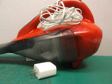 Black & Decker HLVA320J Vacuum Cleaner red with charger