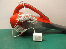 Black & Decker HLVA320J Vacuum Cleaner red with charger