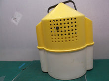 PLANO YELLOW & WHITE FLOW TROLL 15" MINNOW BUCKET MODEL 4501