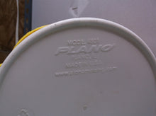 PLANO YELLOW & WHITE FLOW TROLL 15" MINNOW BUCKET MODEL 4501