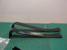 Lot of 2 pry bars ~12" 117759
