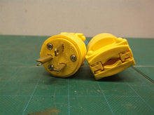 2pcs-COOPER 4509 20A 250V Heavy Duty Grade Thermoplastic Vinyl Plug