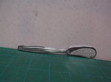 chrome plate Sheffield England blunt knife textured flower Spread