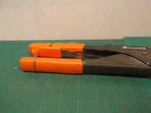 Arrow RHT 300 Swivel Head Rivet Gun Tool