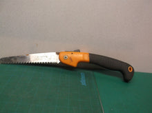 Fiskars Folding Pruning Saw To Cut Tree Branches 7inch