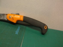 Fiskars Folding Pruning Saw To Cut Tree Branches 7inch