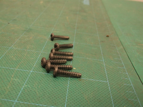 (7) 330019-03 screws off a Dewalt DCS573 Type 1 - 190mm Cordless Circular Saw\