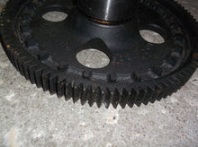 1376716 Camshaft Off C7 with some grooves/damage on the 1077809 Gear