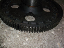 1376716 Camshaft Off C7 with some grooves/damage on the 1077809 Gear