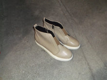 SIZE 6.5/37 TAN SHOES