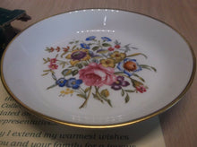 Avon 1982 Happy Holidays Royal Worcester Fine Porcelain Plate
