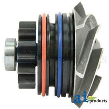 RE530194 KIT WATER PUMP