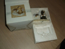 87590 Charming Tails By Dean Griff "Extra! Extra! Figurine"