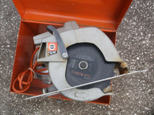 Black & Decker 7 1/4" Circular Saw Model 7305 With Metal Case