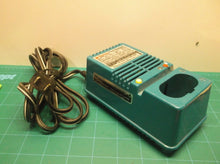 Makita DC9100 Battery Charger 9.6V 1.5A For Parts No Lights