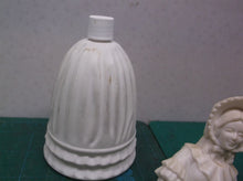 AVON FASHION FIGURINE VICTORIAN FIELD FLOWERS COLOGNE
