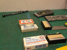 Lot of razor blades & scrapers