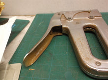 Arrow Fastener T-50M Hand Stapler Staple Gun