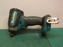 MAKITA XDT13 18V BRUSHLESS IMPACT WRENCH 1/4" DRILL w 4ah bat No Lights on bat
