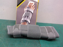 FUTURO Deluxe RIGHT Wrist Stabilizer Relieves Carpal Tunnel Symptoms