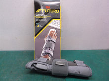 FUTURO Deluxe RIGHT Wrist Stabilizer Relieves Carpal Tunnel Symptoms