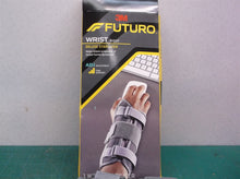 FUTURO Deluxe RIGHT Wrist Stabilizer Relieves Carpal Tunnel Symptoms