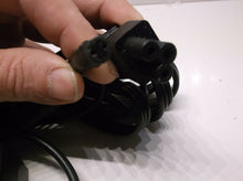 Targus APA30US Universal Wall Power No Tip Adapter For Laptops AC Cord