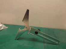 43-98-0091 Edge Guide Assembly off of 2723-20 M18 FUEL Compact Router