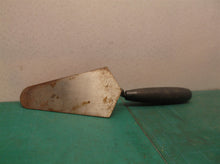 Round nose Trowel