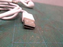 i POD TOUCH HEADPHONE & DATA CABLE
