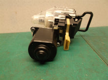 94-02 LINCOLN TOWN CAR NEW REAR TRUNK PULL DOWN MOTOR HOUSING W/ SWITCH 747-002