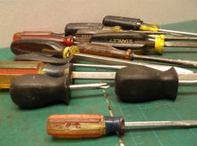 assorted lot of screw drivers