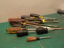 assorted lot of screw drivers
