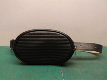1 pocket black fanny pack